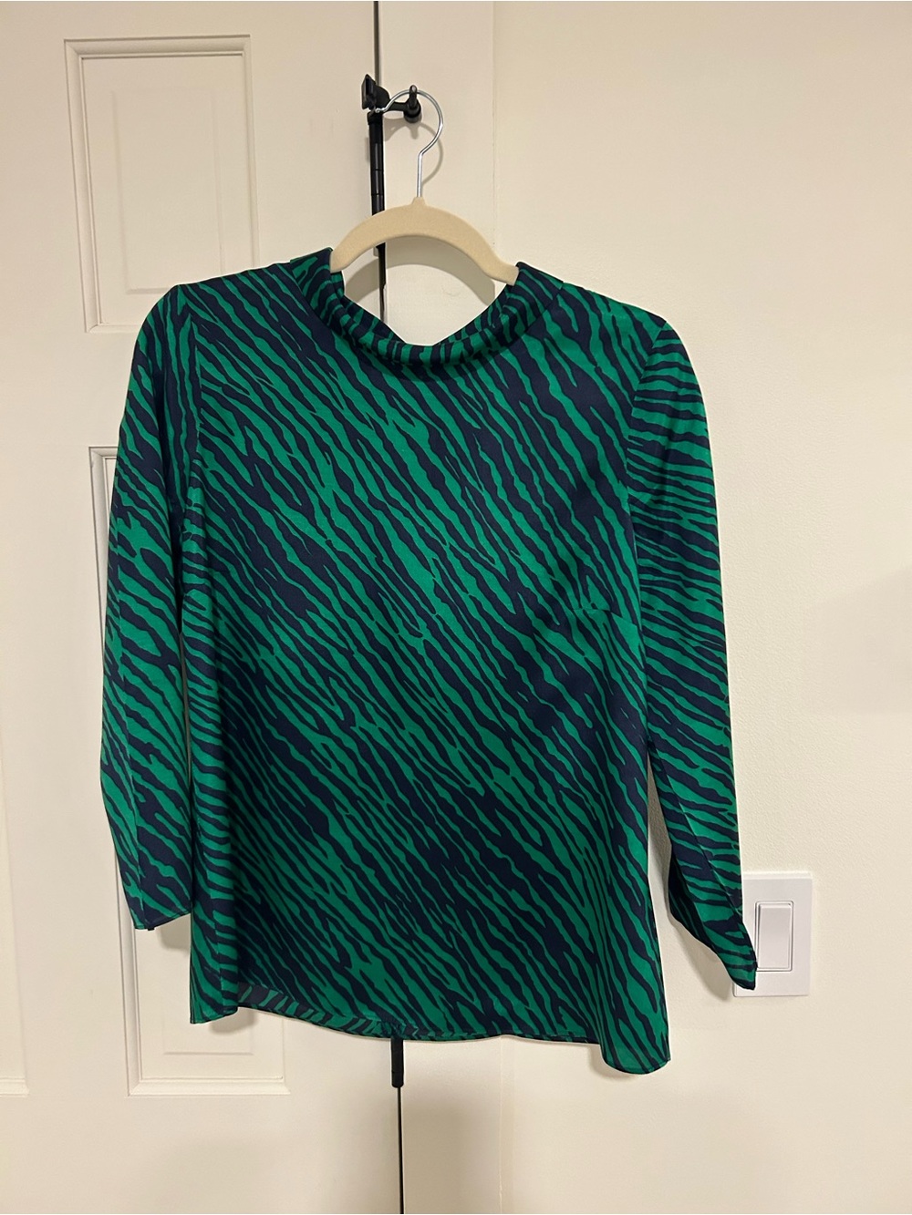 NWT Boden Green and Navy Zebra-Print Long-Sleeve Women's Top